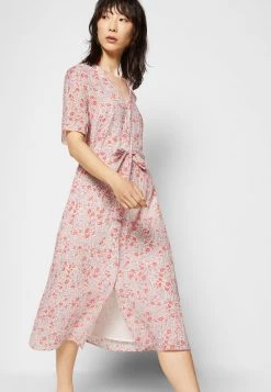 Minimum BIOLA Robe De Jour Broken White Femme -Minimum Soldes Magasin 0f96fe66e82a4558ad16fc1814b1f208