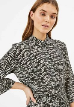 Minimum NORRI Robe Chemise Beige Femme -Minimum Soldes Magasin 11ad3a2302be49b3b79f4e5f250e57d3