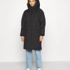 Minimum ALILLA Doudoune Black Femme -Minimum Soldes Magasin 12357bd057ff44fe8249eac49c5ba113