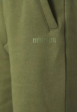 Minimum Homme ZINFANDEL Short Olivine 13 Minimum Homme ZINFANDEL Short Olivine -Minimum Soldes Magasin 149d7148816244ed8b7a3cd760e16301