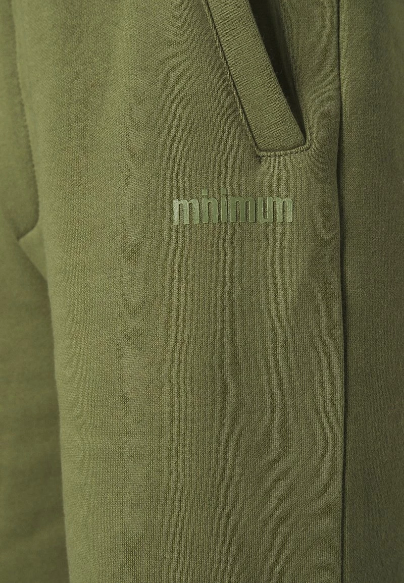 Minimum Homme ZINFANDEL Short Olivine 8 Minimum Homme ZINFANDEL Short Olivine – Image 6