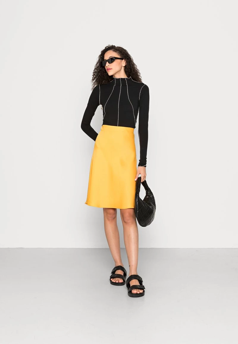 Minimum GRYNA Jupe Trapèze Radiant Yellow Femme 4 Minimum GRYNA Jupe Trapèze Radiant Yellow Femme – Image 2