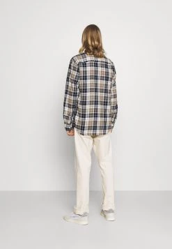 Minimum WALTHER Chemise Broken White Homme 10 Minimum WALTHER Chemise Broken White Homme -Minimum Soldes Magasin 19f7112847164ccb99ce740b08e6b745