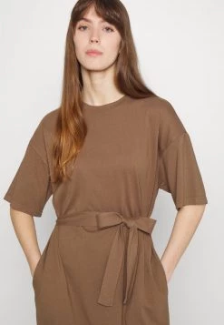 Minimum Femme RAGATTA Robe De Jour Crocodile -Minimum Soldes Magasin 1d393d82f45246d4b541c6ed6618c808