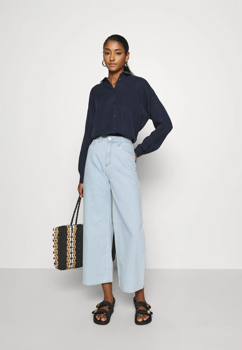 Minimum KOKO Chemisier Navy Blazer Femme 4 Minimum KOKO Chemisier Navy Blazer Femme – Image 2