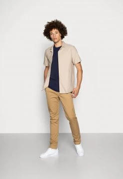 Minimum SIMS T Shirt Basique Navy Blazer Homme -Minimum Soldes Magasin 23f23ef13a3741dca0fa4bbb09e14565