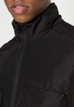 Minimum Homme HOLBROOKE Veste Sans Manches Black -Minimum Soldes Magasin 3ca23105f9d54128ae4e6b51909eb82c