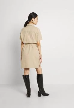 Minimum Femme MIJASI Robe Chemise Beige -Minimum Soldes Magasin 468e764b1e034f478e3131fab01dbbb8