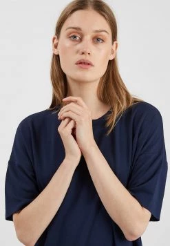 Minimum RIGITZA Robe De Jour Navy Blazer Femme -Minimum Soldes Magasin 48aa531c4431419086f0f97ba016ac59