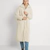 Minimum Veste D'hiver Broken White Femme -Minimum Soldes Magasin 4b9758eaa8664ce686f2eff7d840ae1c