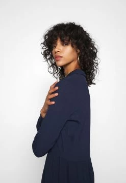 Minimum BINDIE DRESS Robe Chemise Navy Blazer Femme -Minimum Soldes Magasin 4e855ee1991247bf8b323c95f30fd7f3