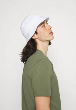 Minimum JANN T Shirt Basique Olivine Homme -Minimum Soldes Magasin 55480ed52ddb4b5daf19fd23de235e66