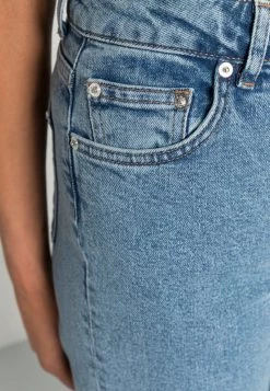 Minimum KIMAI Jean Droit Light Blue Femme -Minimum Soldes Magasin 58ecd583bf6c4a19b9bd2701fefe8439