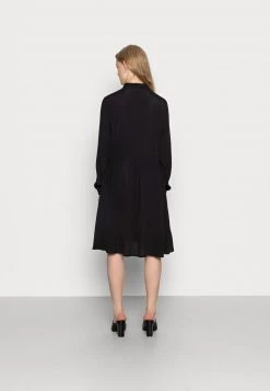 Minimum Femme BINDIE DRESS Robe Chemise Black -Minimum Soldes Magasin 5d55b846a52e4fee888c8b2be851f27a