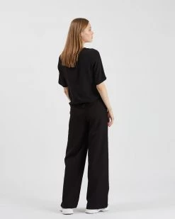 Minimum ELVIRE T Shirt Basique Black Femme -Minimum Soldes Magasin 6c0fe67240104c47aa772fe9966ea9a8