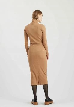 Minimum ROLLI T Shirt à Manches Longues Toasted Coconut Femme -Minimum Soldes Magasin 6f28c3d21dc24b1d8bfc19391ddad723