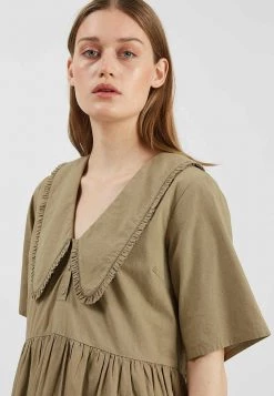 Minimum Femme LARALINA Robe Chemise Mermaid 10 Minimum Femme LARALINA Robe Chemise Mermaid -Minimum Soldes Magasin 85907de2144e4839a011759686d4a8d0