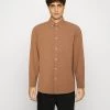 Minimum YONATHAN Chemise Toasted Coconut Homme -Minimum Soldes Magasin 87cc0e2fda2d458bb2a5a199ffa4d15d