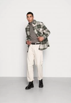 Minimum Soldes Magasin -Minimum Soldes Magasin a0cacf991e7b474db4cb3736e246a32a