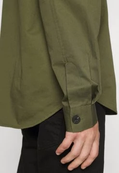 Minimum TOBI Chemise Dark Olive Homme -Minimum Soldes Magasin a81bd71778d34d069965306b66820015