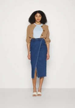 Minimum RYNAH T Shirt Basique Chambray Blue Femme -Minimum Soldes Magasin a9e8cc6957ed4b39820f2e1e567b055b