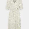 Minimum BIOLINA Robe De Jour Broken White Femme -Minimum Soldes Magasin b0eb767e7a6f4fca88dafbbaed1897a2