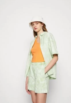 Minimum ZIENNA Short Lettuce Green Femme -Minimum Soldes Magasin b21d2dbacd7647d5b9d9304dc0b04a6c