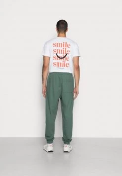 Minimum Homme BAROLO Pantalon De Survêtement Dark Forest -Minimum Soldes Magasin b84eca0da13a4ff5b70e39847d8399fa