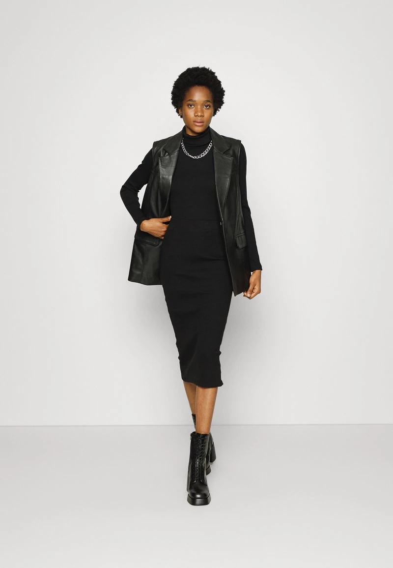 Minimum ROLLI T Shirt à Manches Longues Black Femme 4 Minimum ROLLI T Shirt à Manches Longues Black Femme – Image 2