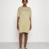 Minimum REGITZA Robe De Jour Khaki Green Femme -Minimum Soldes Magasin c2df718c3aca45b0b47afbea056c9e5c