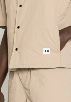 Minimum Veste Sans Manches Crockery Homme -Minimum Soldes Magasin c9e7e54272874b1ca1759e5dd51cea86