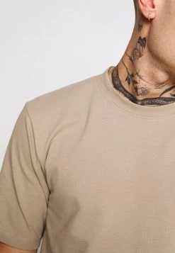 Minimum Homme SIMS T Shirt Basique Seneca Rock -Minimum Soldes Magasin cb02b96f2e49439489ac7264daca5e49