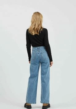 Minimum Femme T Shirt à Manches Longues Black 7 Minimum Femme T Shirt à Manches Longues Black -Minimum Soldes Magasin d21e983dd03d453690c624b112d73bbe