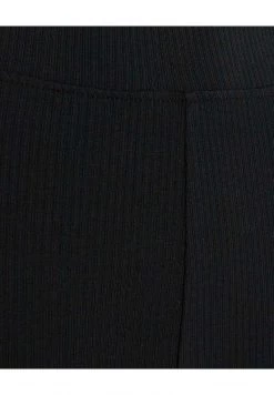 Minimum Femme LEGINA Short Black -Minimum Soldes Magasin e370a435f4f347578b0091a74d4bf335