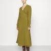 Minimum ELASTICA Robe De Jour Green Femme -Minimum Soldes Magasin f47b7c2a58934d568fd55e565eedcba2