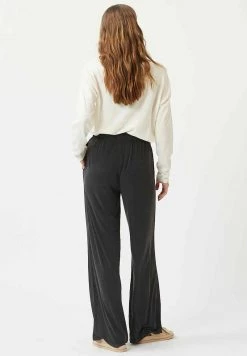 Minimum Pantalon Classique Black Femme -Minimum Soldes Magasin f5e01f4180f24544a7cb04f3b9520245