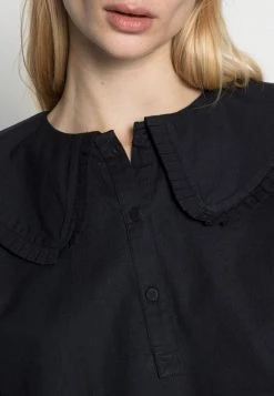 Minimum Femme TORBINA T Shirt à Manches Longues Black -Minimum Soldes Magasin f829bfa633c549dc84347f5df31dd4c4