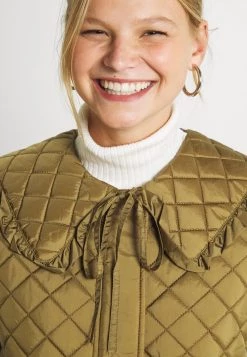 Minimum FILIKKA Veste Sans Manches Butternut Femme -Minimum Soldes Magasin f895e63c681a409a95b546e9bc227756