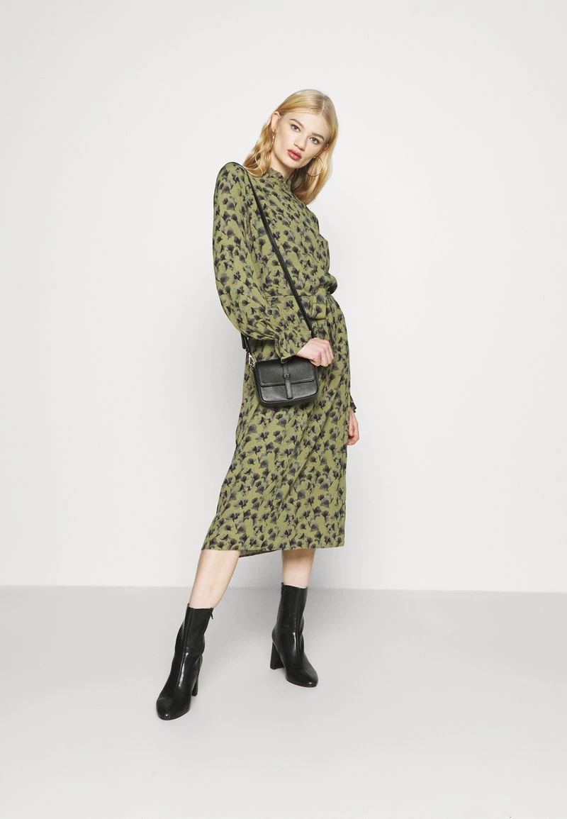 Minimum CHALOTTHEA Robe De Jour Dark Olive Femme 4 Minimum CHALOTTHEA Robe De Jour Dark Olive Femme – Image 2